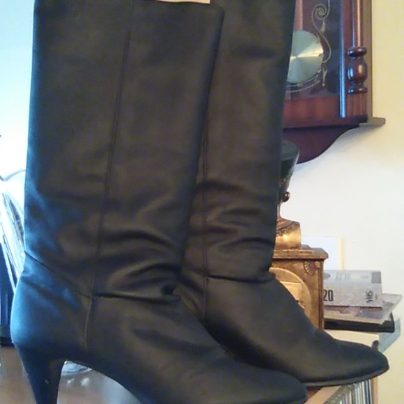 Women size 10 leather booth - Picture 2 of 14